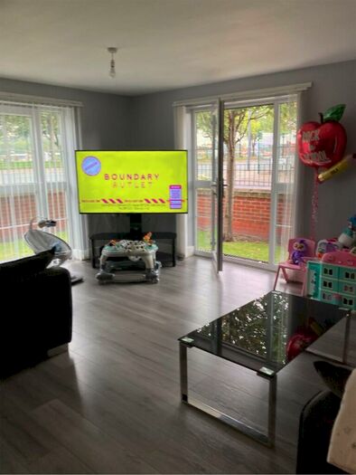 2 Bedroom Flat To Rent In Stanley Road, Liverpool, Merseyside, L5