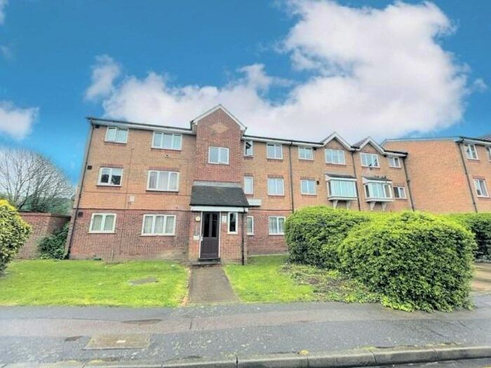 1 Bedroom Apartment To Rent In Express Drive, Ilford, IG3