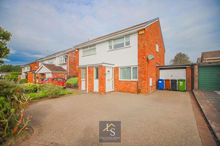 2 Bedroom Semi-Detached House For Sale In Alvington Grove, Hazel Grove, SK7