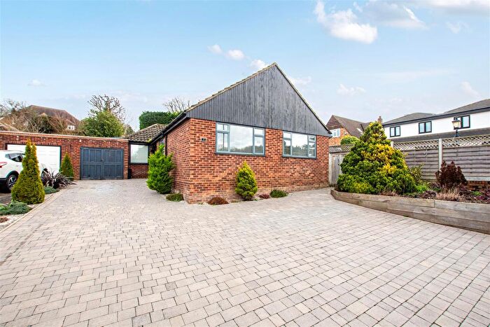 3 Bedroom Detached Bungalow For Sale In Green Farm Close, Orpington, BR6