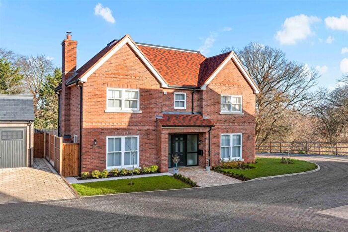 4 Bedroom Detached House For Sale In Cherry Grove, Oakbourne, Andrews Lane, Goffs Oak, EN7