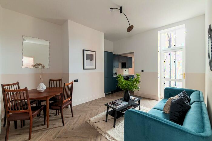 2 Bedroom Flat To Rent In Simonside Terrace, Heaton, Newcastle Upon Tyne, NE6