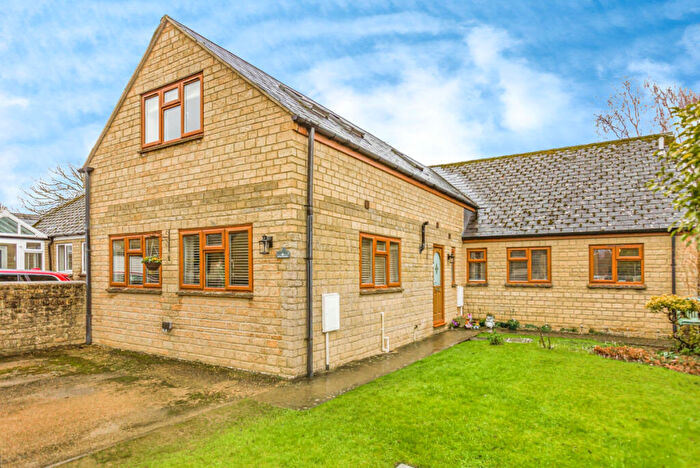 4 Bedroom Detached House For Sale In Park Close, Kirtlington, OX5