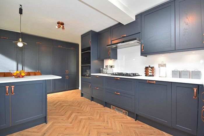4 Bedroom Detached House For Sale In Berry Close, Hackleton, Northampton, NN7