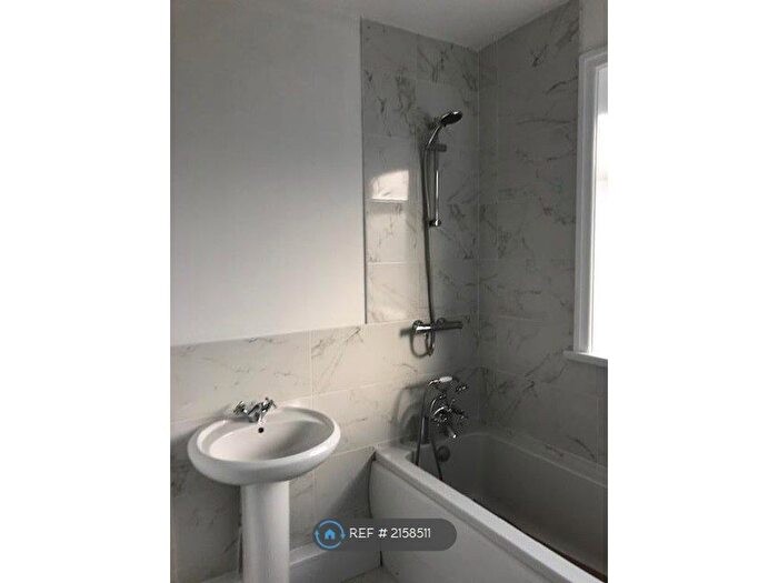 2 Bedroom Flat To Rent In Walkergate, Newcastle Upon Tyne, NE6