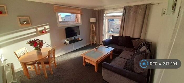 2 Bedroom Flat To Rent In Yarrow Terrace, Dundee, DD2