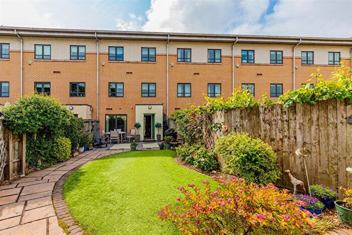 4 Bedroom Property For Sale In Windsor Esplanade, Cardiff, CF10