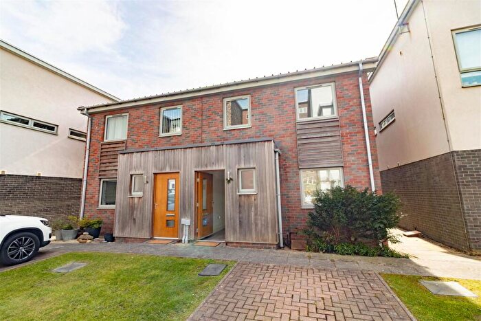 3 Bedroom Semi-Detached House To Rent In Tynemouth Pass, Gateshead, NE8