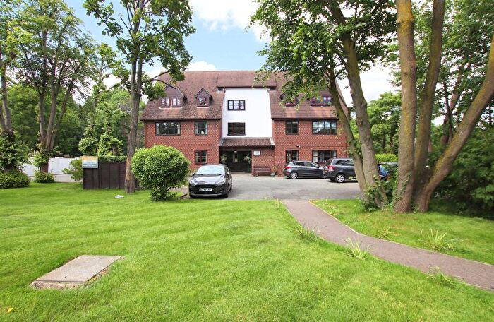 2 Bedroom Flat For Sale In Pond Cottage Lane, West Wickham, BR4