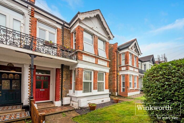 2 Bedroom Flat To Rent In Sidney Road, Beckenham, BR3