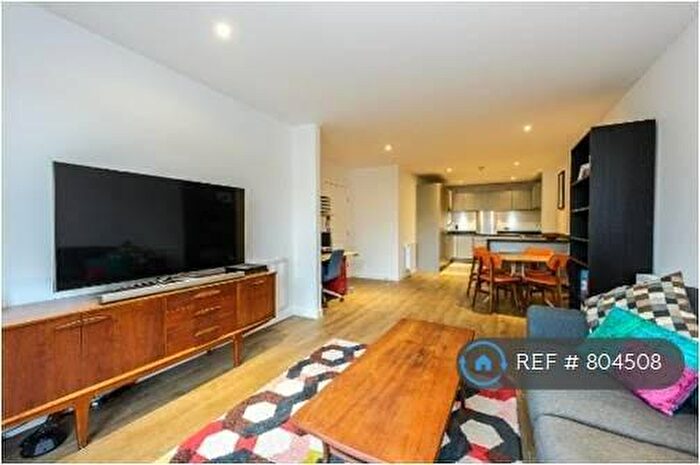 2 Bedroom Flat To Rent In Harford Street, London, E1