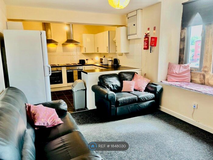 8 Bedroom Flat To Rent In Hanover Street, Sheffield, S3