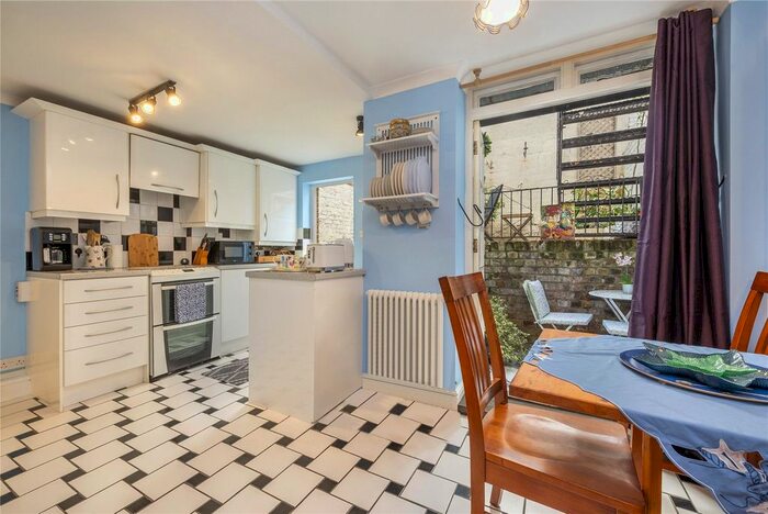 1 Bedroom Flat To Rent In Gladstone Street, Elephant And Castle, SE1