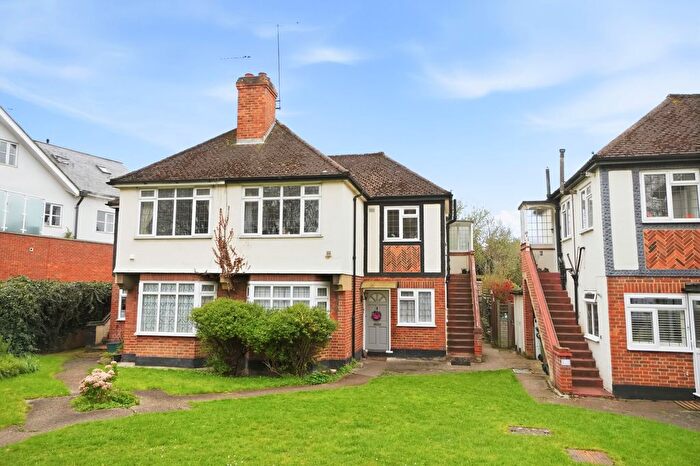 2 Bedroom Maisonette For Sale In Ewell Road, Cheam, SM3