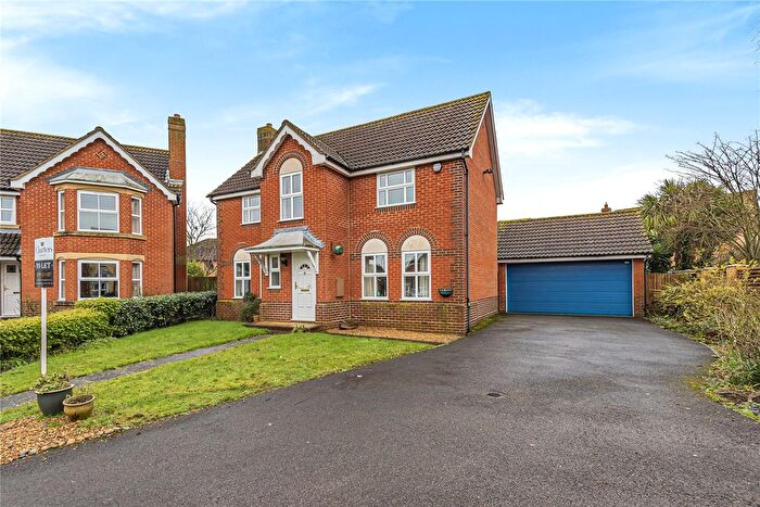 4 Bedroom Detached House To Rent In Gaston Gardens, Romsey, Hampshire, SO51