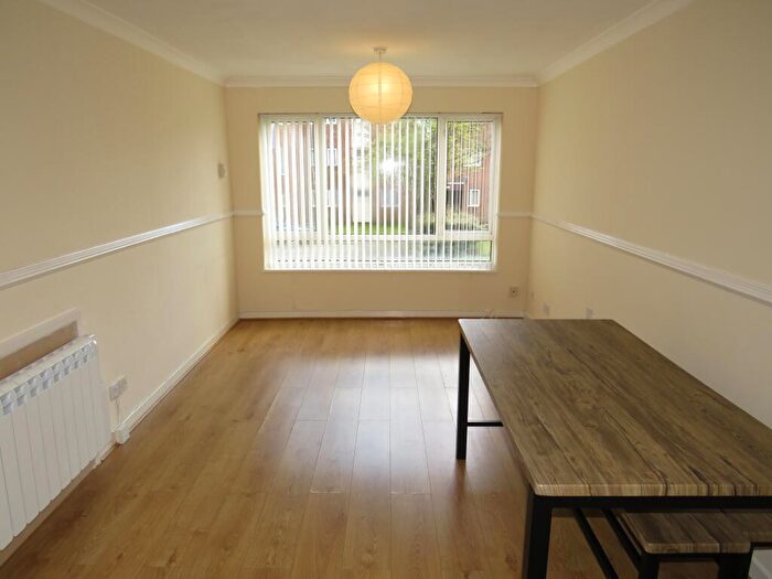 2 Bedroom Flat To Rent In Alwynn Walk, Birmingham, B23