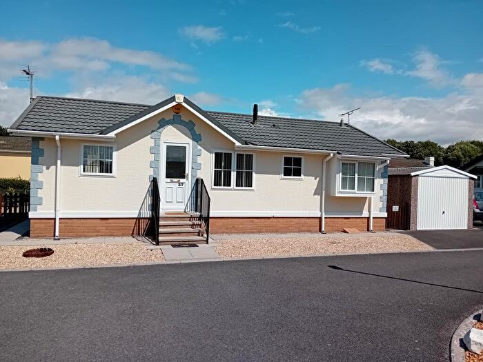 2 Bedroom Park Home For Sale In Salthouse Farm Park, Shaft Road, Severn Beach, South Gloucestershire, BS35