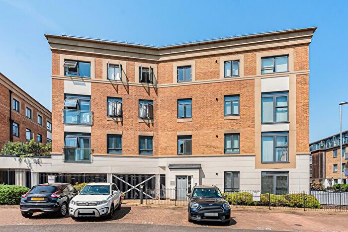1 Bedroom Property For Sale In Mead Lane, Hertford, SG13