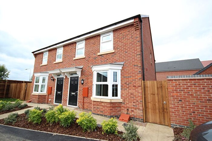 3 Bedroom Semi-detached House To Rent In Chippenham Close, Wellingborough, Northamptonshire., NN8