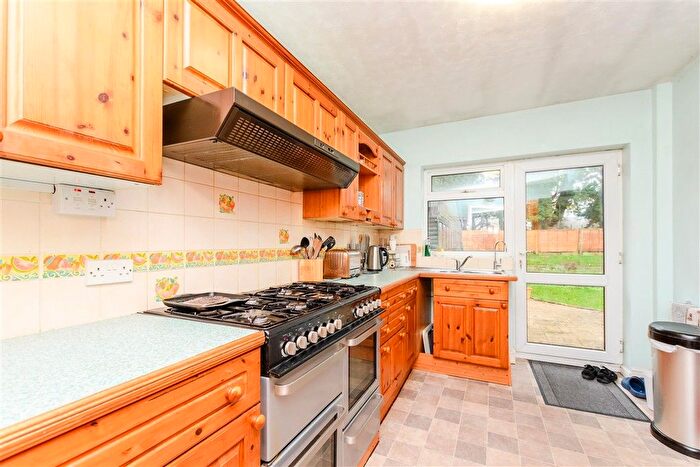 3 Bedroom Detached Bungalow For Sale In Neal Road, West Kingsdown, Sevenoaks, Kent, TN15