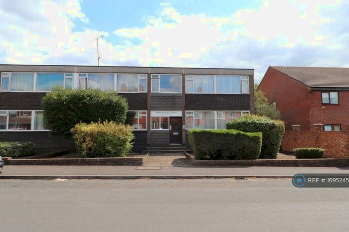 2 Bedroom Flat To Rent In Homestead Court, Northampton, NN2