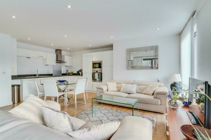 3 Bedroom Apartment To Rent In Palm House, Sancroft Street, Vauxhall, London, SE11