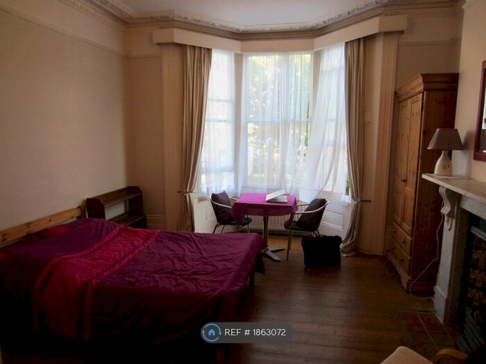 Studio To Rent In Springfield Road, Brighton, BN1