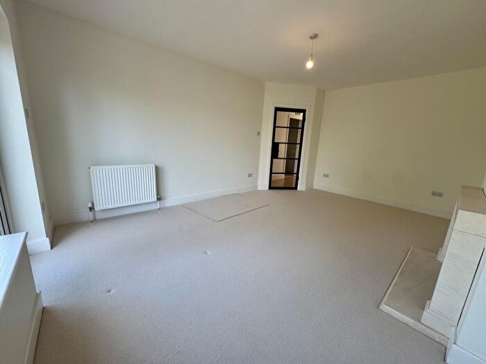 2 Bedroom Bungalow To Rent In Thirlmere Road, Wigston, LE18