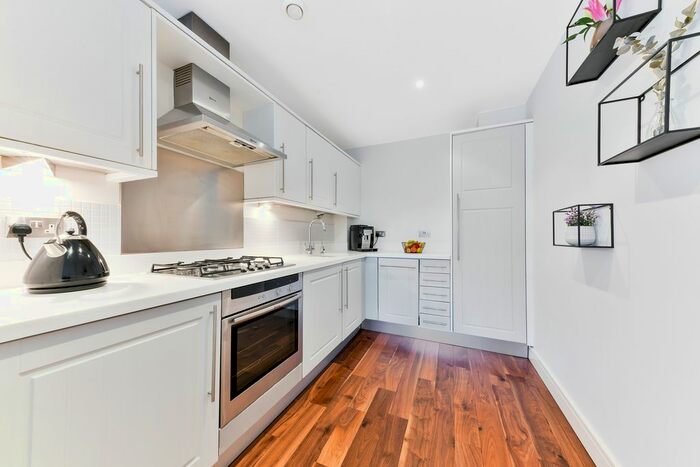 2 Bedroom Flat To Rent In Haydons Road, SW19