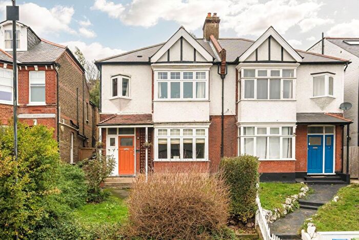 2 Bedroom Flat For Sale In Underhill Road, East Dulwich, SE22