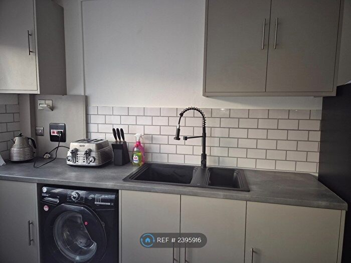 1 Bedroom Flat To Rent In Lovelinch Close, Bermondsey, SE15