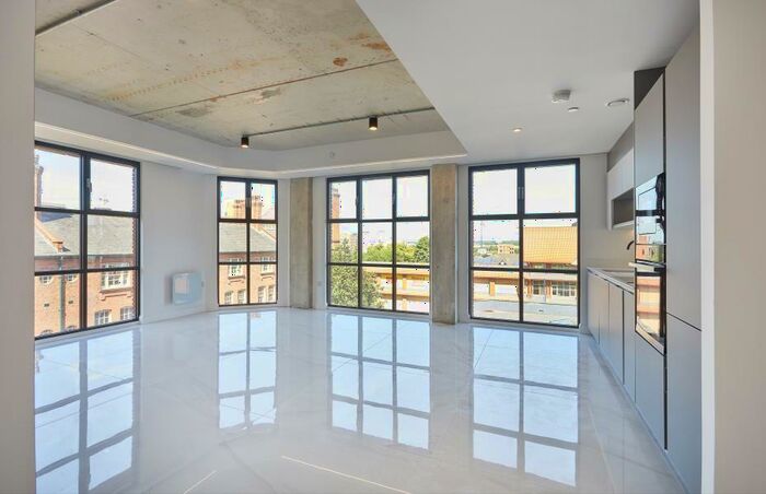 2 Bedroom Apartment To Rent In Apt . :: One Silk Street, M4