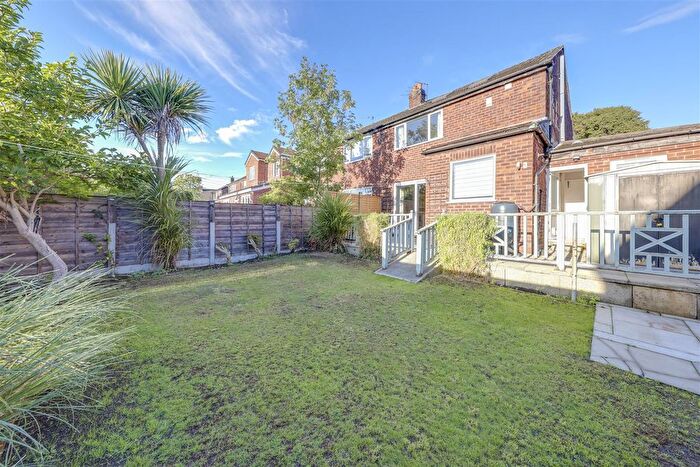 3 Bedroom Semi-Detached House To Rent In Hastings Avenue, Whitefield, Manchester, M45