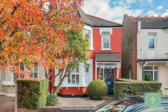 4 Bedroom Semi-Detached House For Sale In Ulleswater Road, Southgate, London, N14