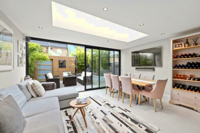 House To Rent In Clifton Road, Kingston Upon Thames, KT2