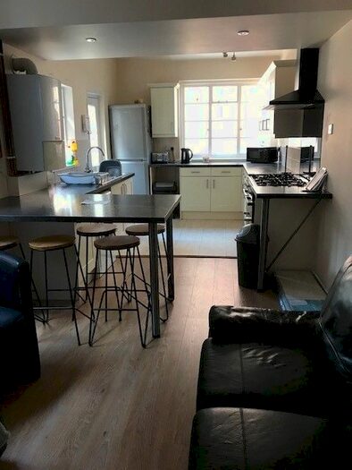 5 Bedroom Terraced House To Rent In Britannia Road North, Southsea PO5