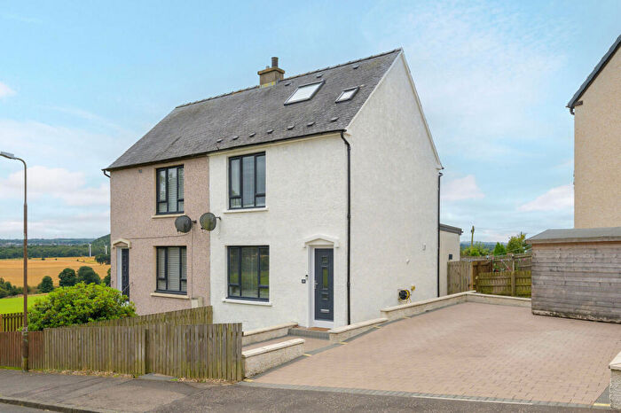 3 Bedroom Semi-Detached House For Sale In Almond View, Bathgate, EH47