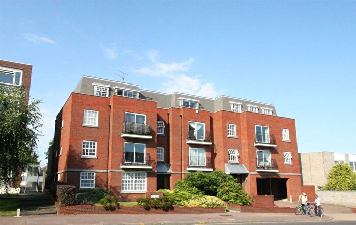 2 Bedroom Apartment To Rent In London Road, Leigh-On-Sea, SS9