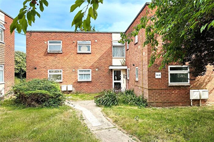 1 Bedroom Flat To Rent In Potters Mead, Wick, Littlehampton, West Sussex, BN17