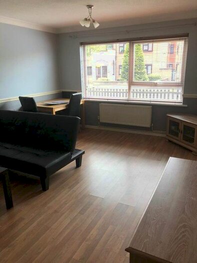 1 Bedroom Flat To Rent In New North Road, Ilford, IG6