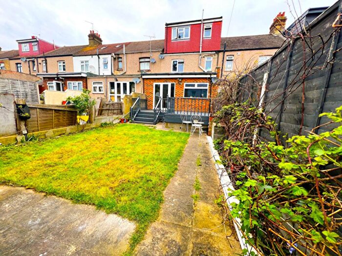 4 Bedroom House For Sale In Caledon Road, East Ham, E6