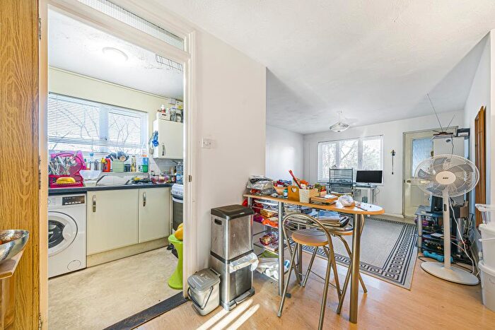 1 Bedroom Flat For Sale In Kidlington, Oxfordshire, OX5