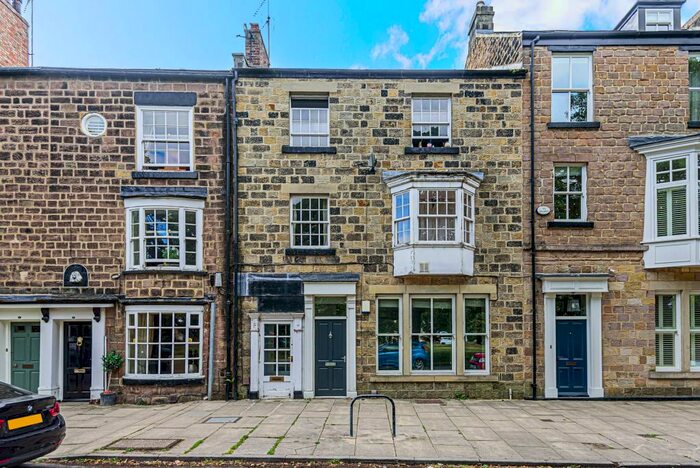3 Bedroom Apartment To Rent In Regent Parade, Harrogate, HG1