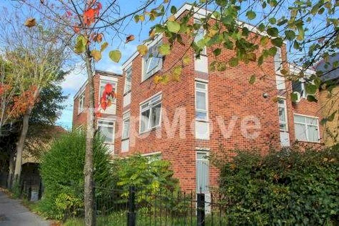 1 Bedroom Flat To Rent In Selhurst Road, South Norwood, London, SE25