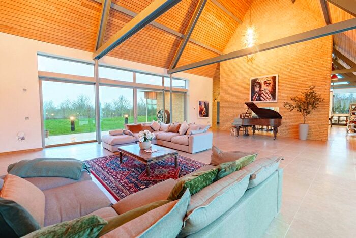 7 Bedroom Detached House For Sale In Buckle Street, Honeybourne, WR11