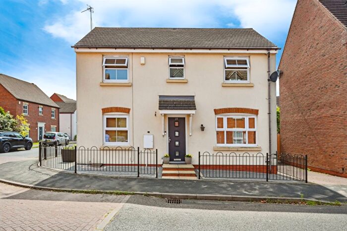3 Bedroom Detached House For Sale In Sandfield Meadow, Lichfield, WS13