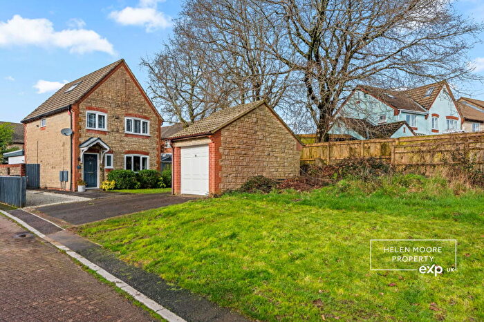 4 Bedroom Detached House For Sale In Okehampton Way, Ivybridge, Devon, PL21