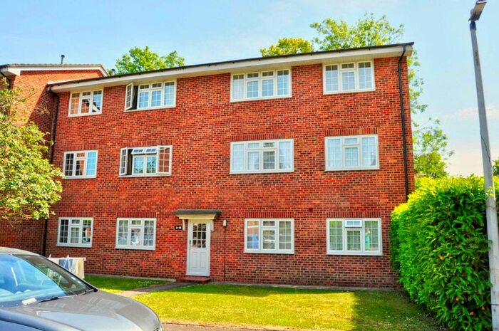 2 Bedroom Apartment To Rent In West Road, Maidenhead, SL6