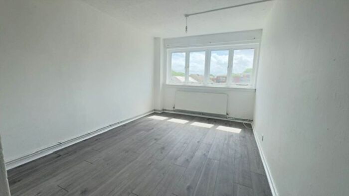 3 Bedroom Flat To Rent In Rectory Road, Stoke Newington, N16