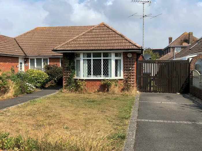 2 Bedroom Semi-Detached Bungalow To Rent In Shaftesbury Road, Rustington, BN16